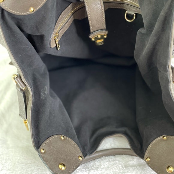 Louis Vuitton XL Mahina in Elephant - Picture 8 of 12